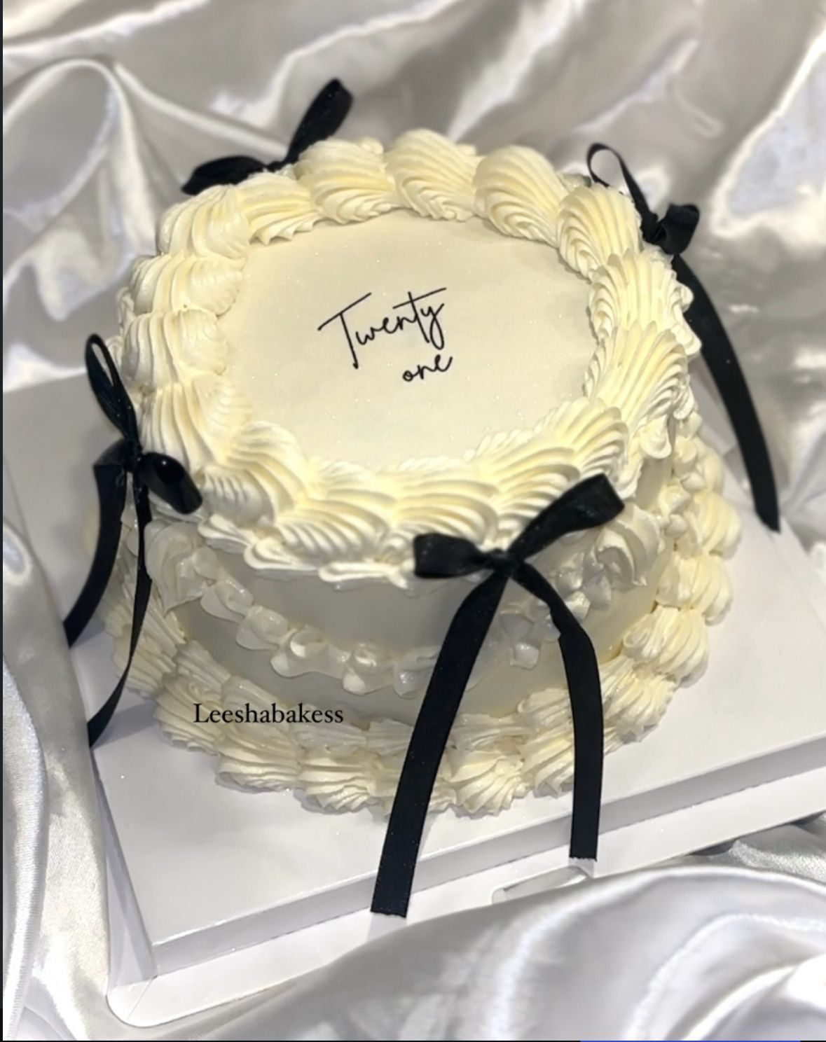 Gender reveal heart cake