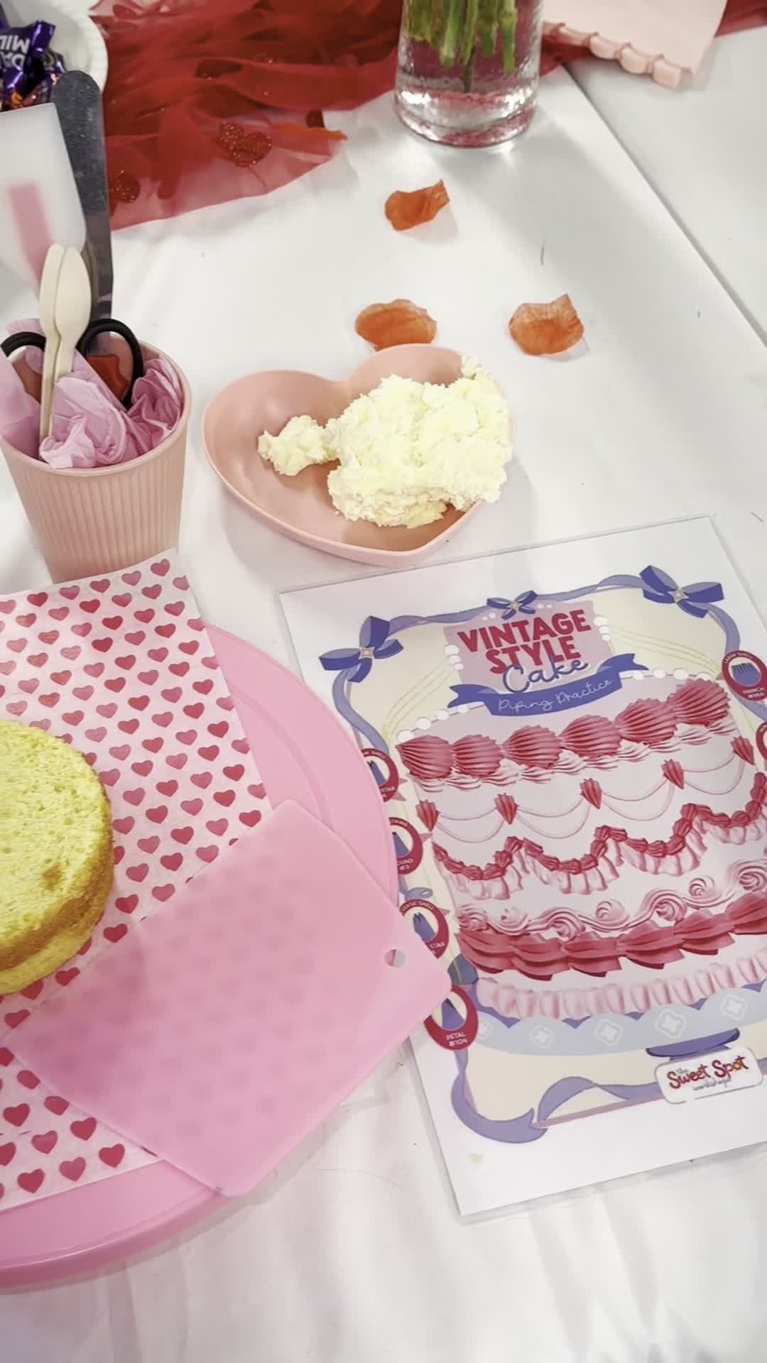 Vintage style cake piping practice